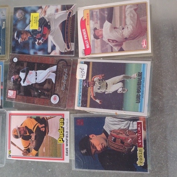 Assorted Baseball Trading Cards Collection - Picture 5 of 7
